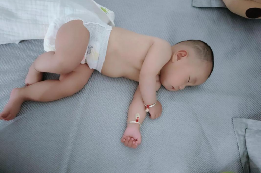九江宝宝夏天要穿袜子吗